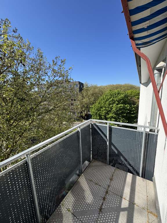 ***Schöne 120 m² Wohnung mit doppeltem Balkon*** – Bild 1